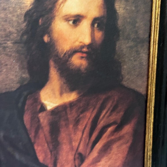 Jesus Christ on red robe on thick dark frame - Picture 5 of 6